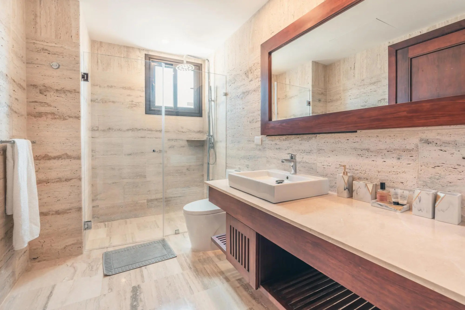 Apartment w 2BR Close to the Beach at Portillo X