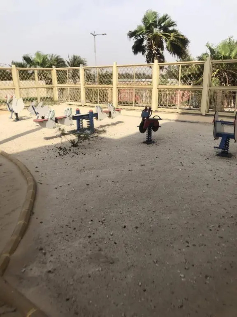 4 bedroom apt in king Abdullah economy city ابراج الشاطي