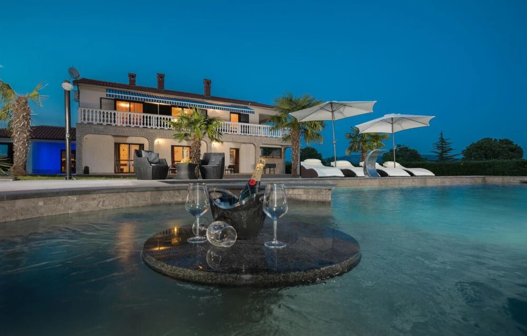 Awesome Home in Sumber With Sauna, Wifi and 7 Bedrooms