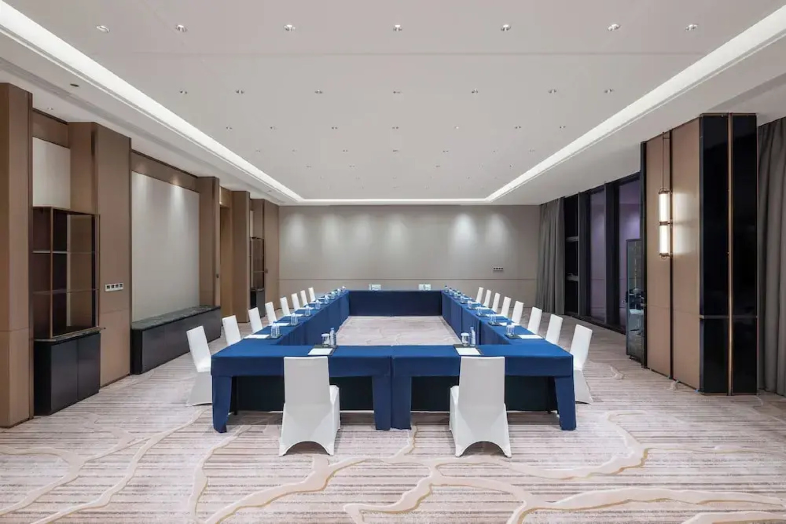 Howard Johnson By Wyndham Guotou Plaza Zigong