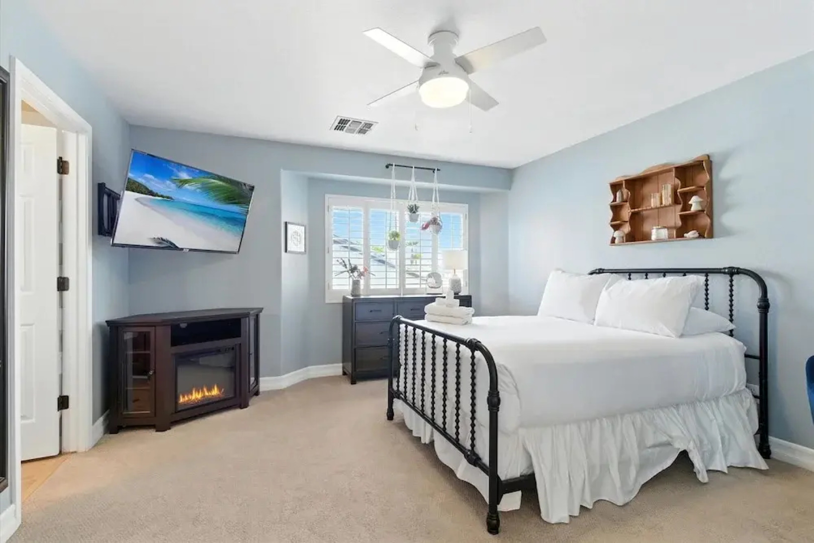 Splash Canyon - Splash Pad & Tons of Games - Gym