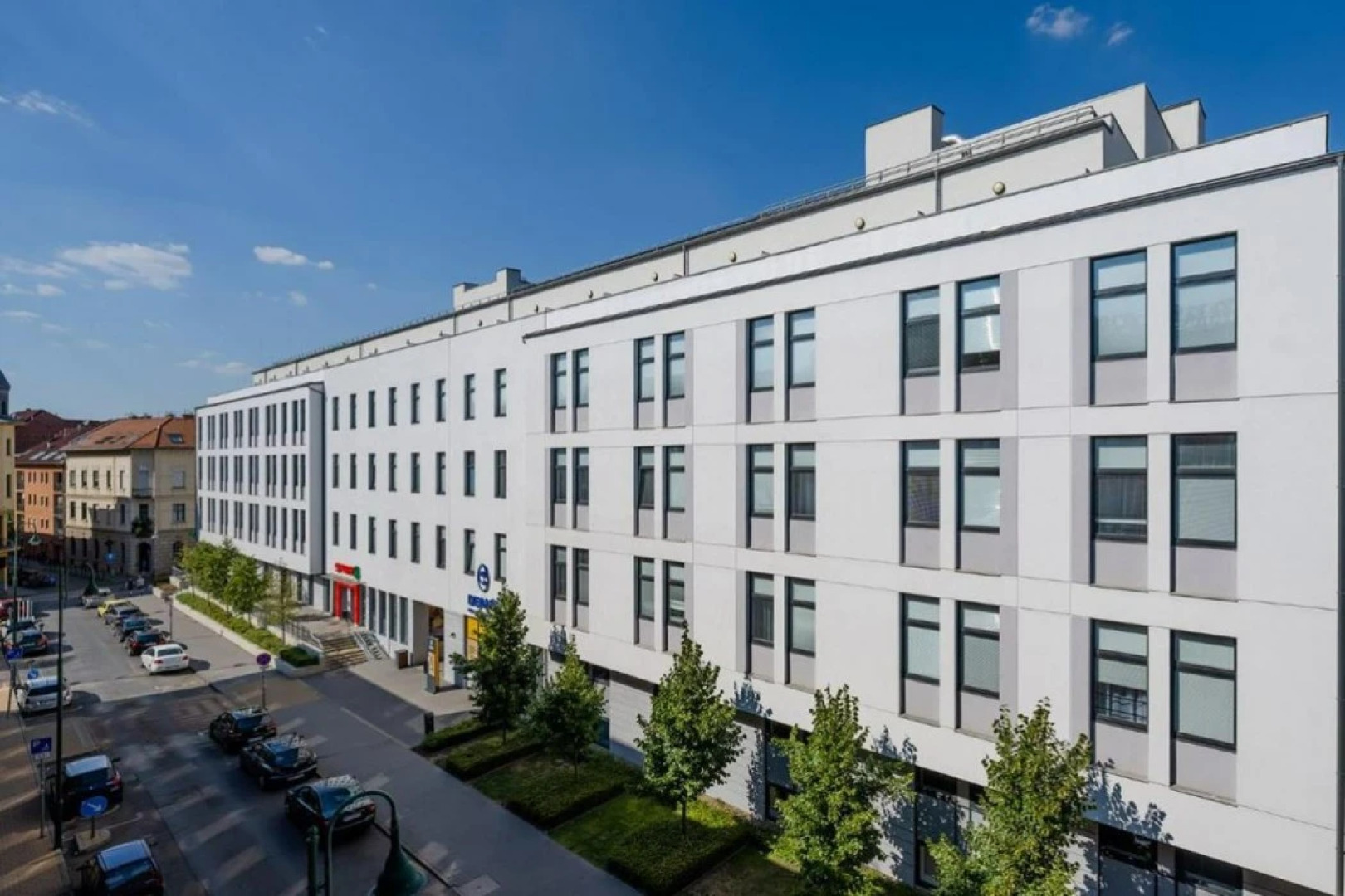 Dean’s Home Budapest