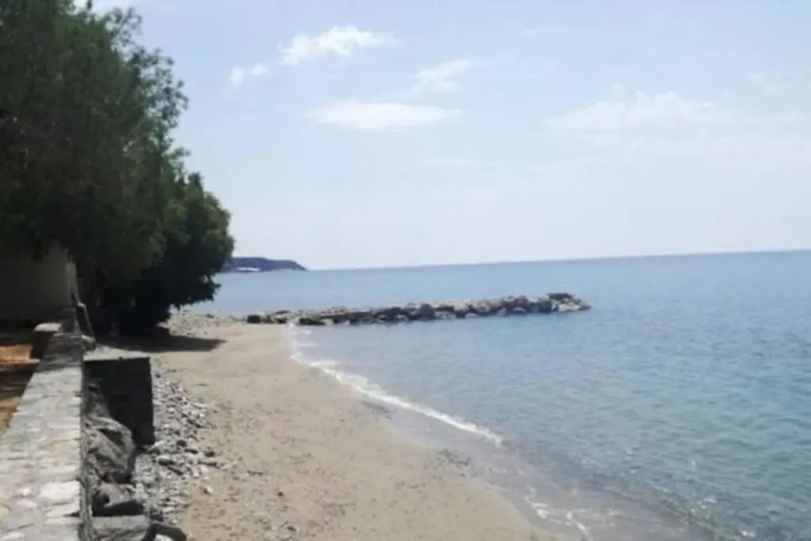 Beachfront apartment in keratokampos