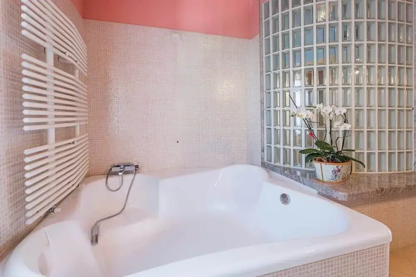 Villa Near Milan With Swimming Pool