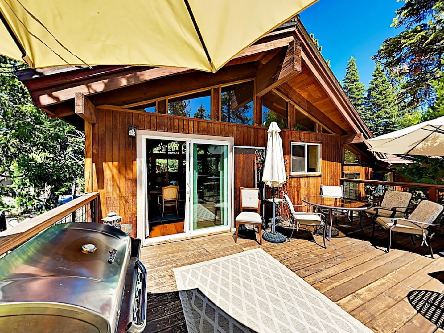 New Listing! Large Near Lake Tahoe & Beach 5 Bedroom Home