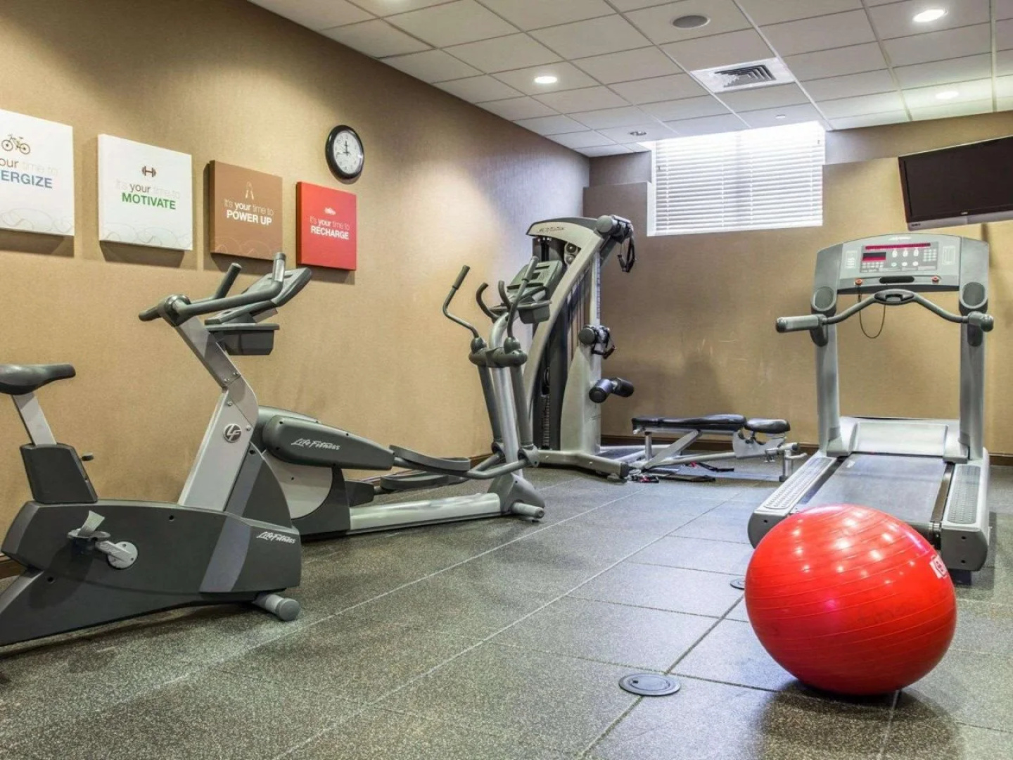 Comfort Suites Huntersville near Lake Norman