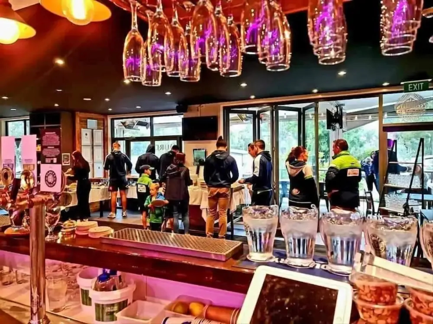 Qure Restaurant & Apartments