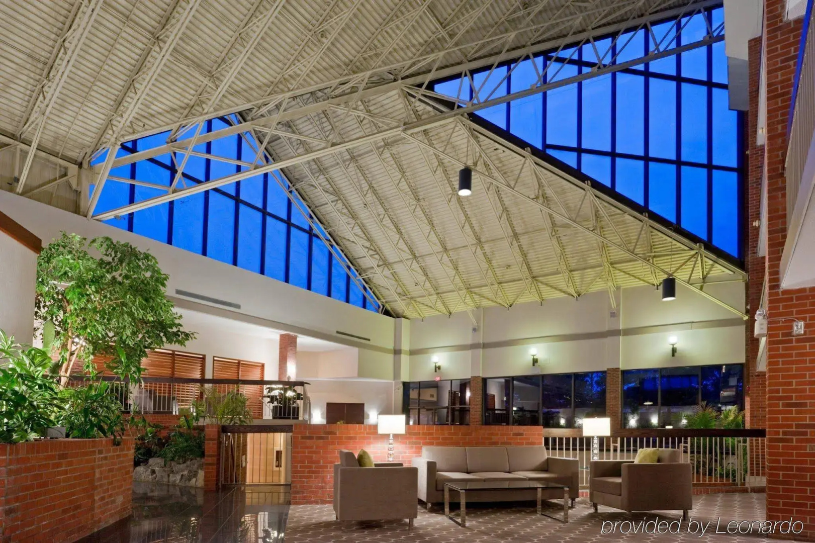 Holiday Inn Oakville Centre by IHG
