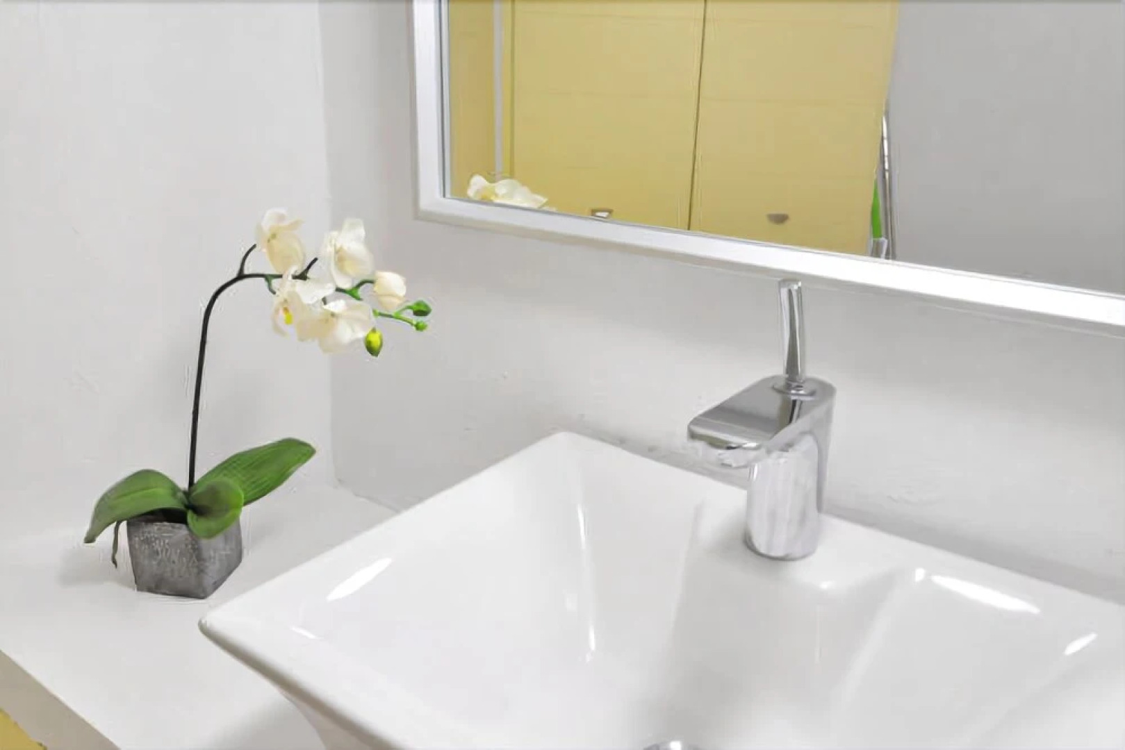 Beachfront Apartment Downtown