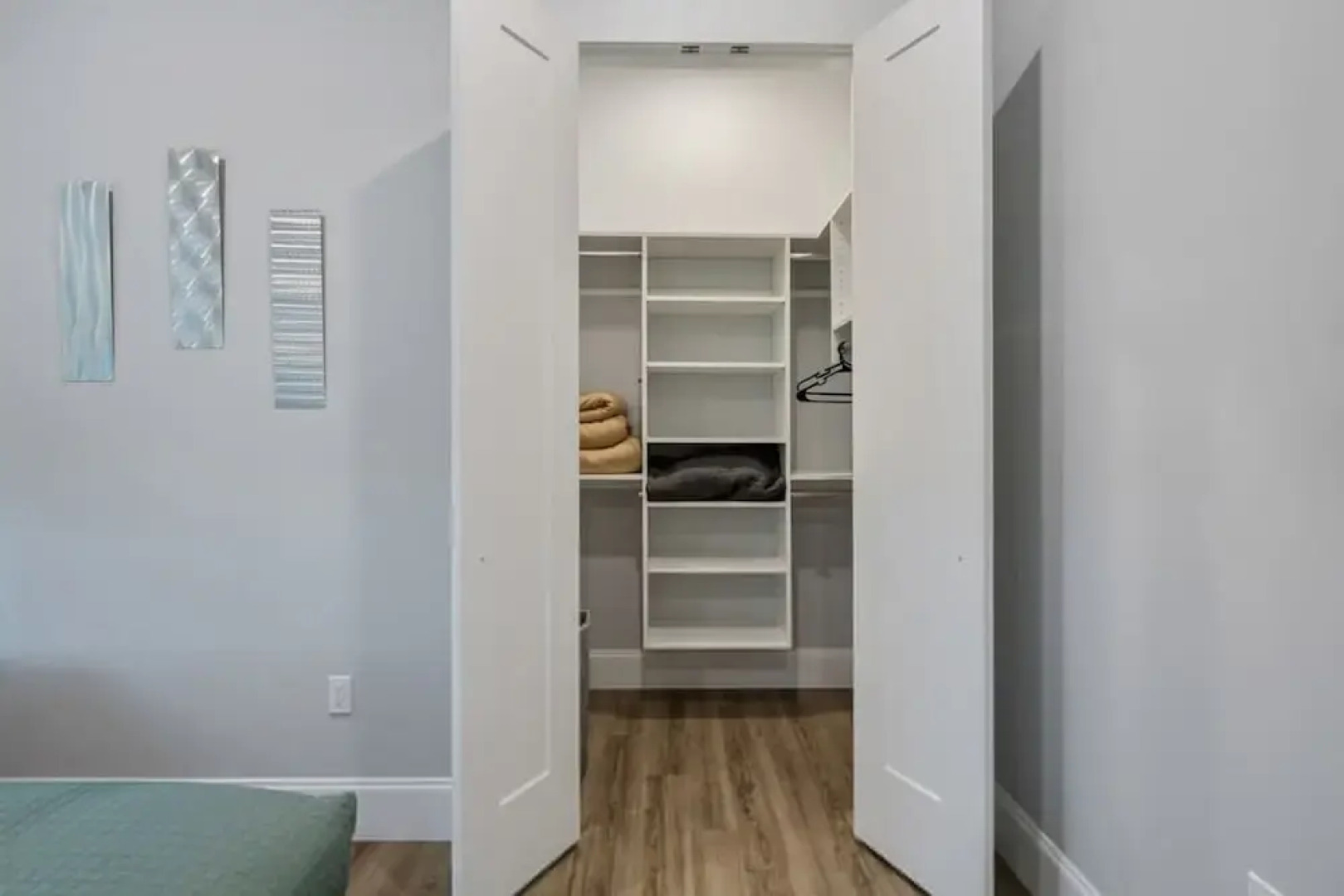 Seagate House by Brightwild Waterfront w Dock