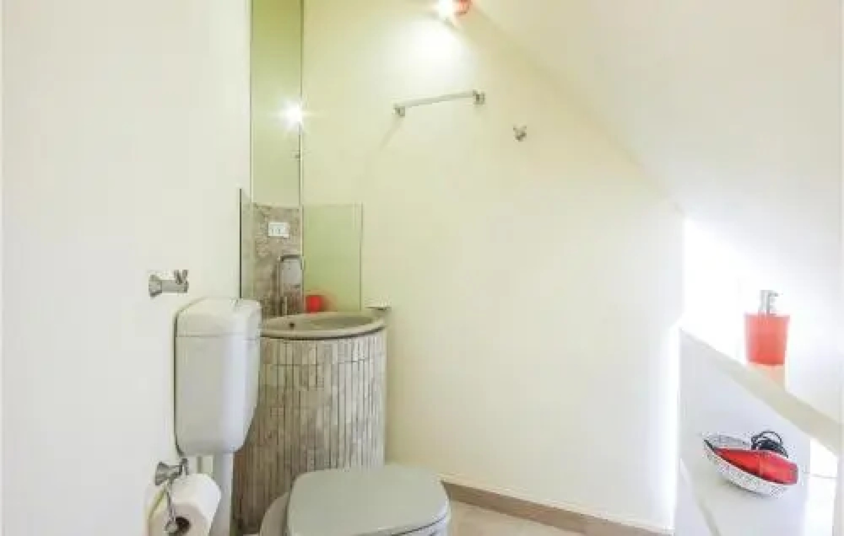 Four Bedroom Holiday Home in Vittoria