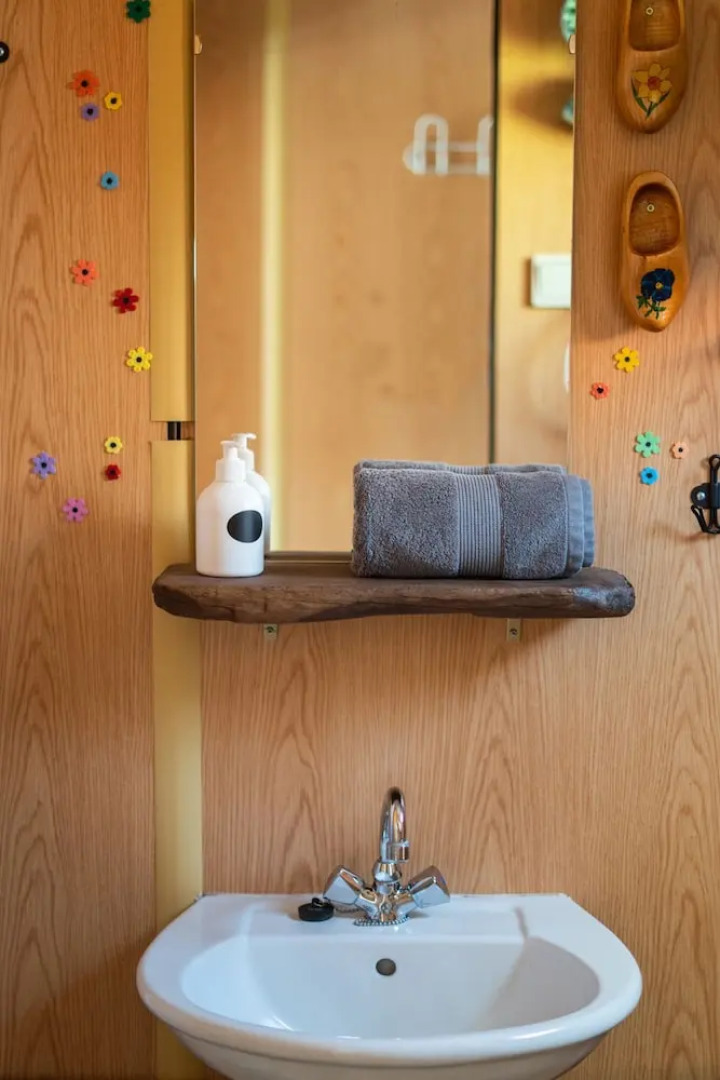 Ytra Lón Farm Lodge