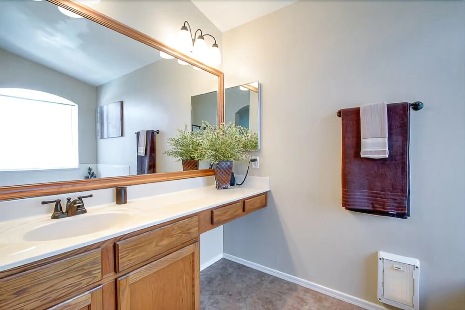 Ironwood - 3 Br home by RedAwning