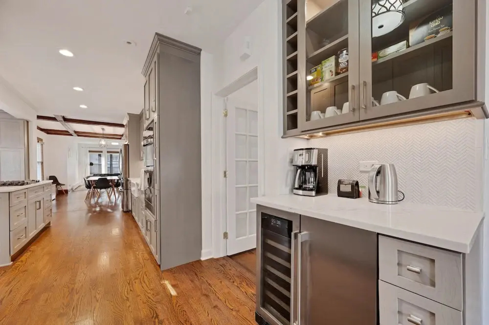 Charming Oak Park 4BD/3.5BA and 2 Private Parking by AllSet Turnover