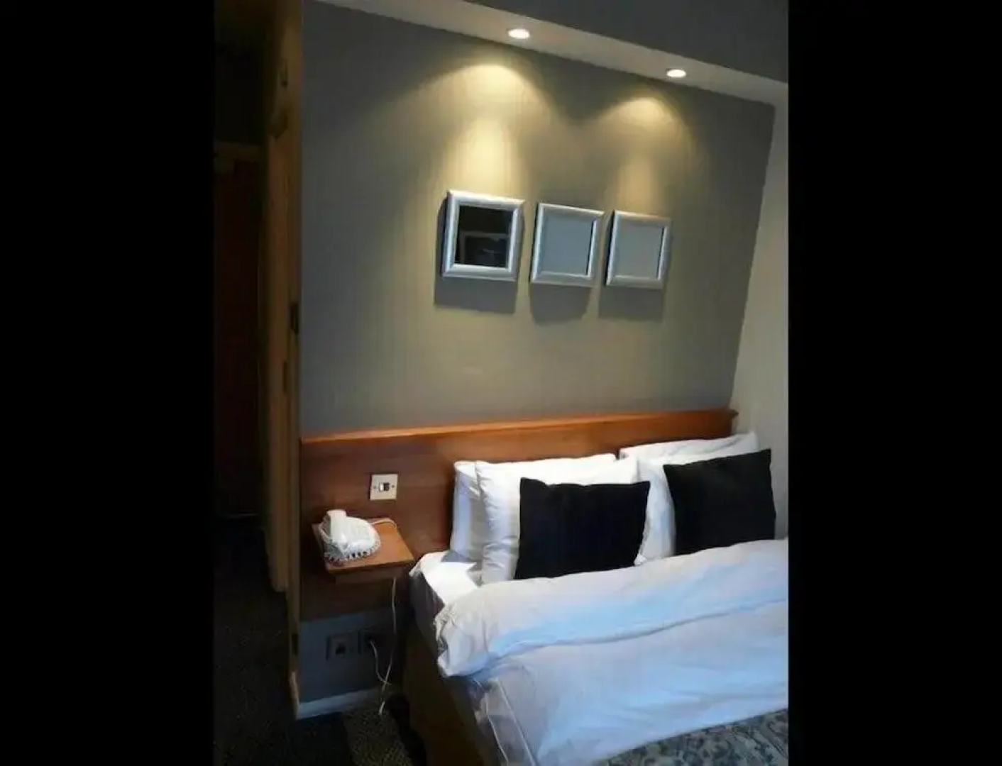 Manor Hotel