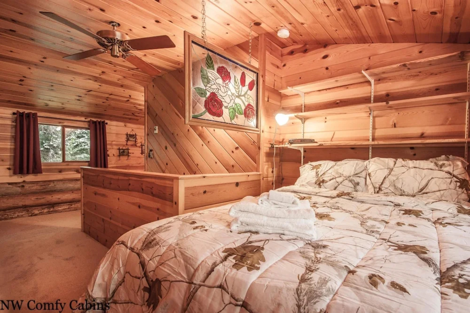 Whispering Winds Apartment 3 NW Comfy Cabins