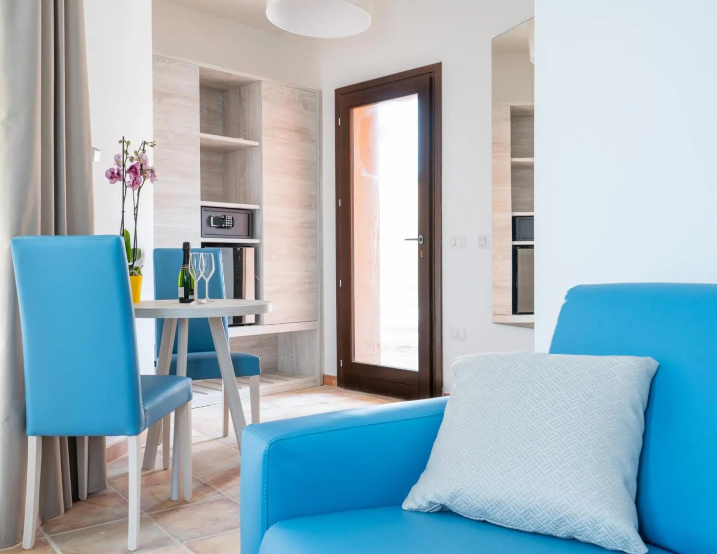 Отель Red Sun Village