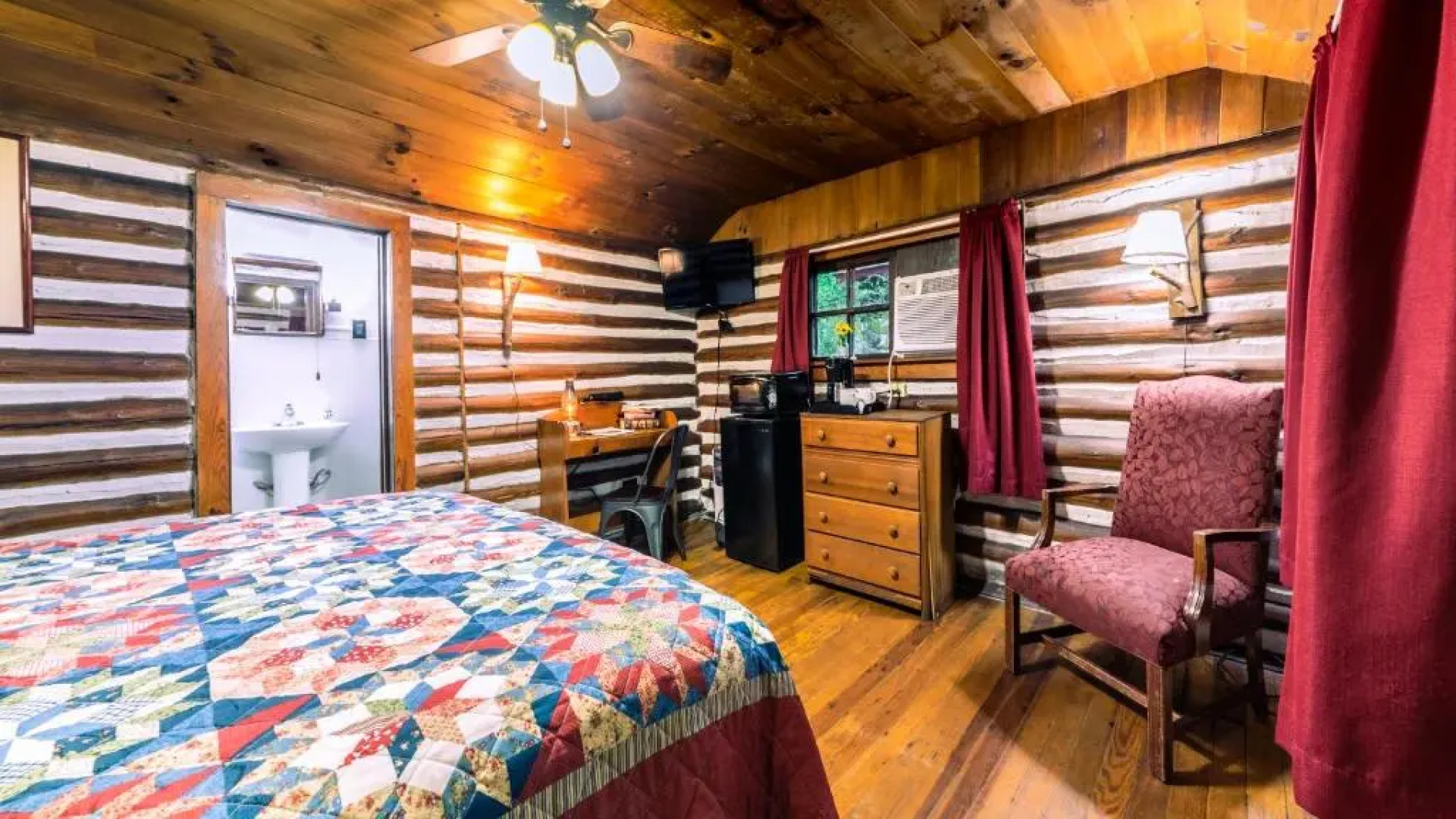 Log Cabin Motor Court