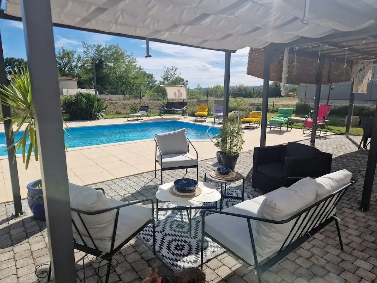 Apartment With Swimming Pool, Wifi