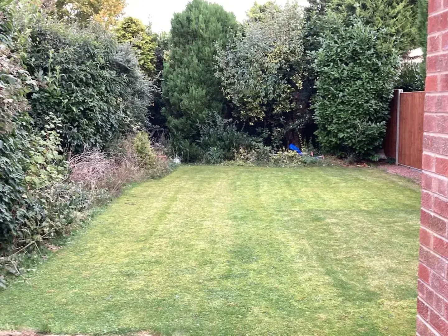 Spacious Detached Bungalow With Ample Parking