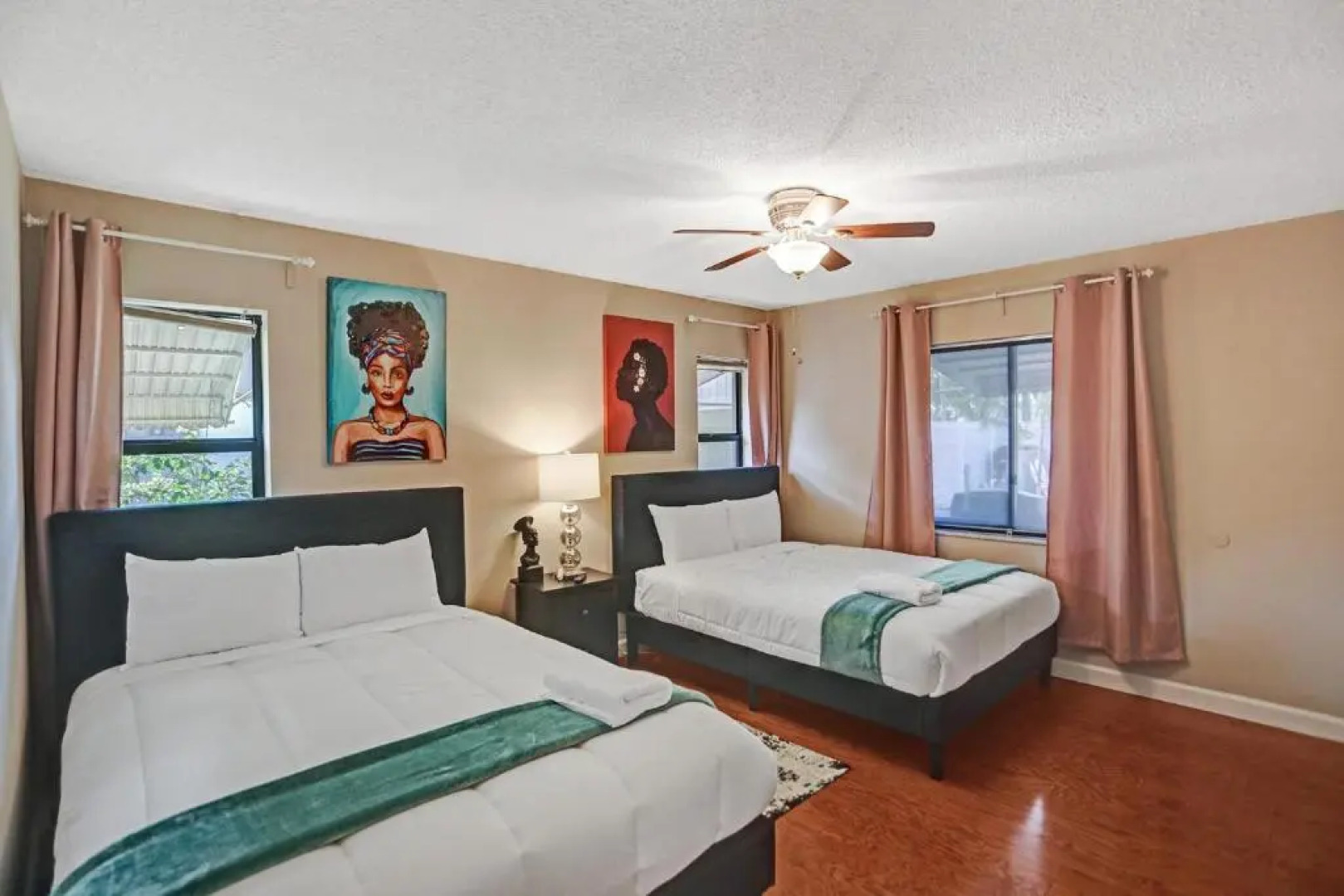 NEW Adorable Villa 7 min to Beach Trampoline