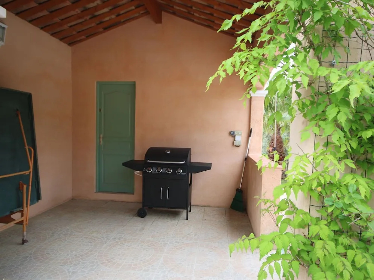 Charming Villa in Salernes France With Parking Space