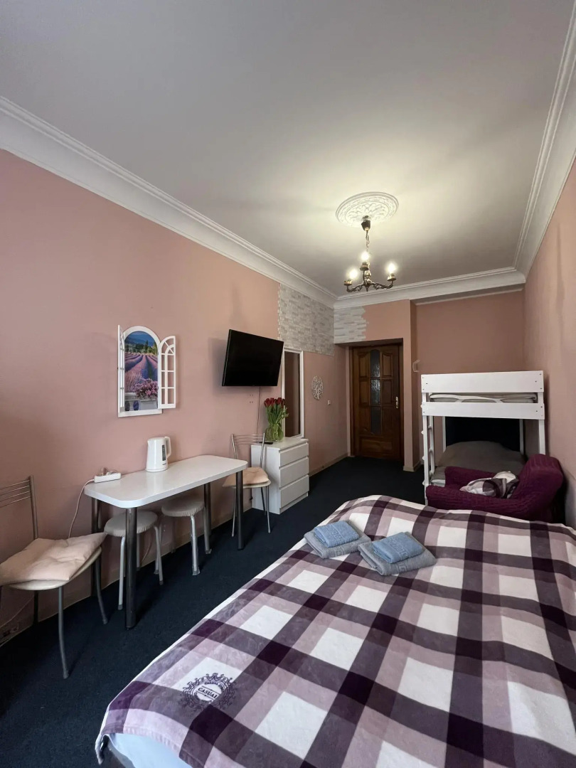 Меблированная комната Family House (Фэмили Хаус) на проспекте Независимости