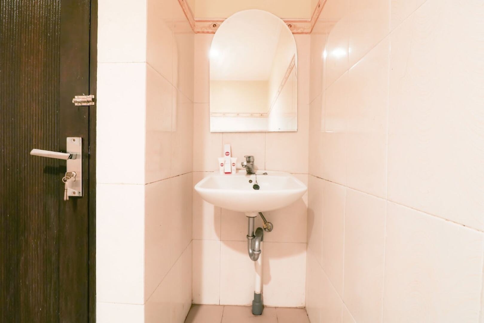 OYO 1166 Hotel Melati 2