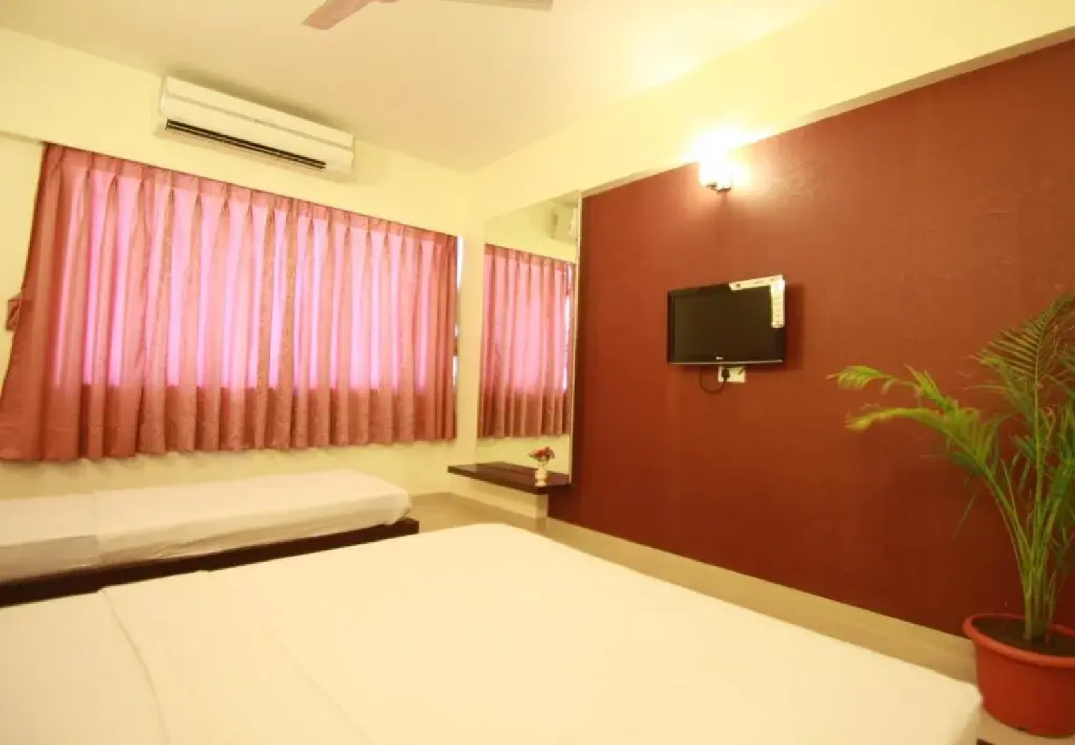 Hotel Sai Dwarka Palace