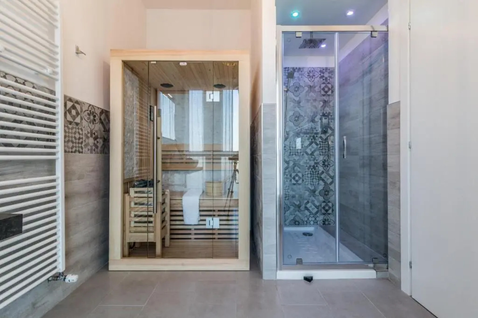 4 Star Bologna Train Station - Self Check-In