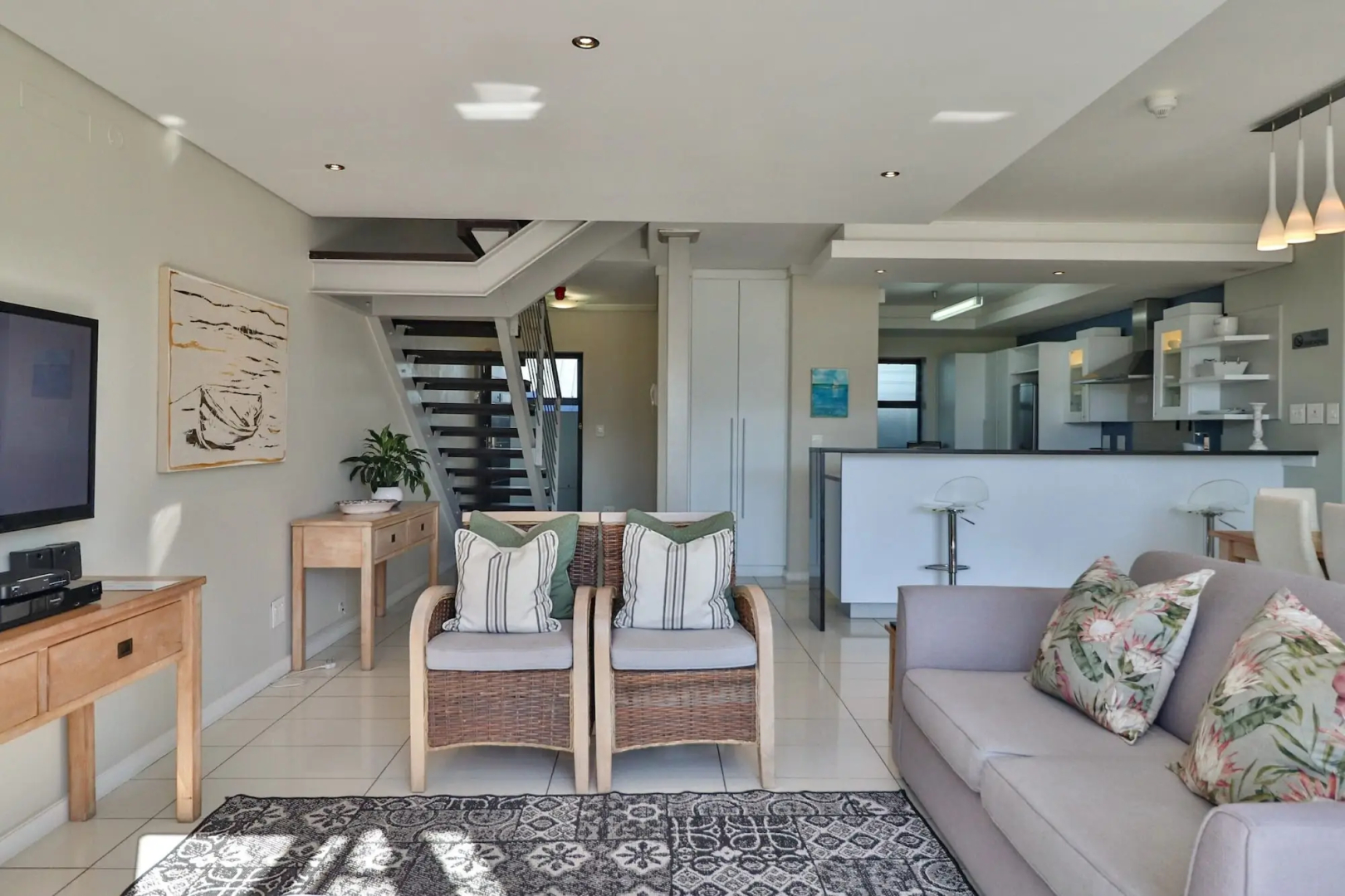 Отель Whale Coast All-Suite-Hotel