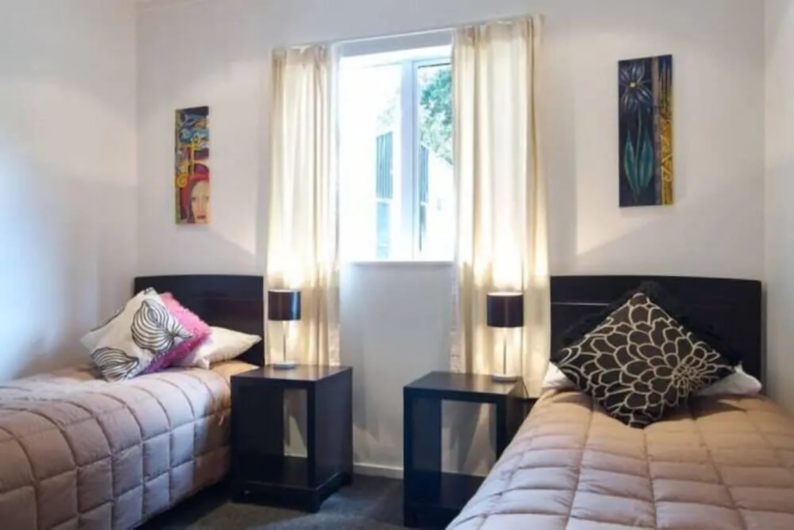 Christchurch City & Country Cottages - Nut Point Cottage