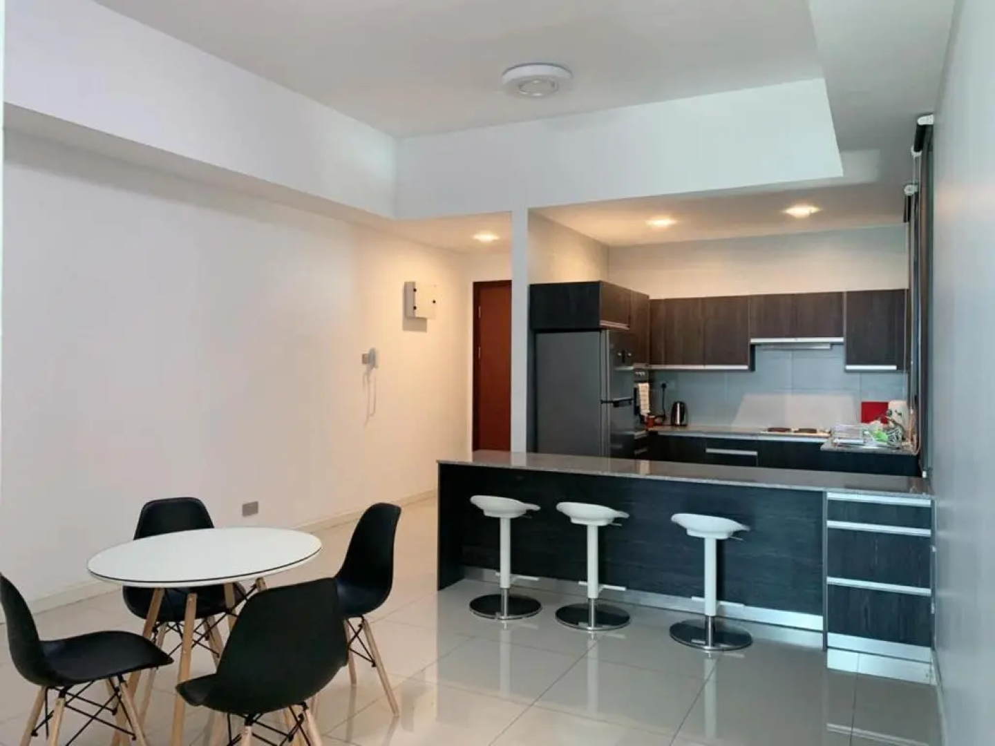 Bay Resort Condominium, 7, Beach-front Sea view, 6-8 PAX