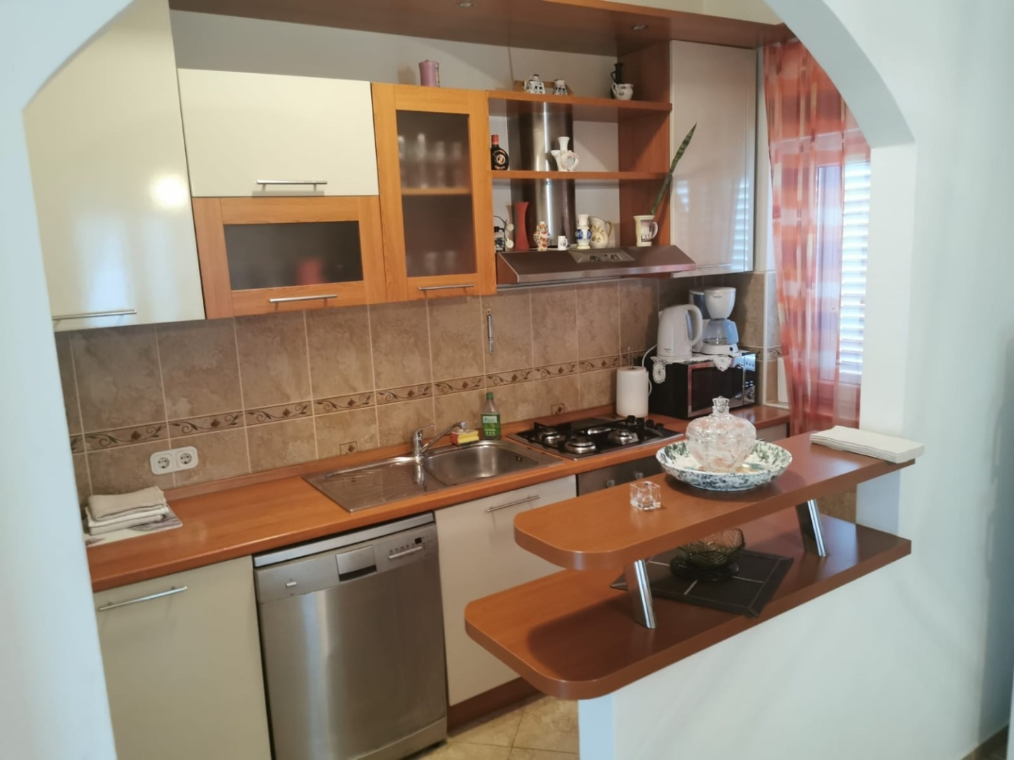 Apartment Marija - 10 m from pebble beach: A2 Trogir, Riviera Trogir