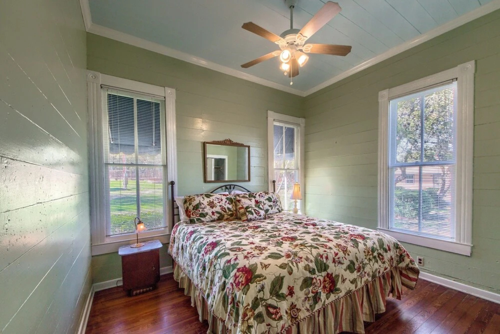 Sweet Annie Ot 250sa 2 Bedroom Home by RedAwning