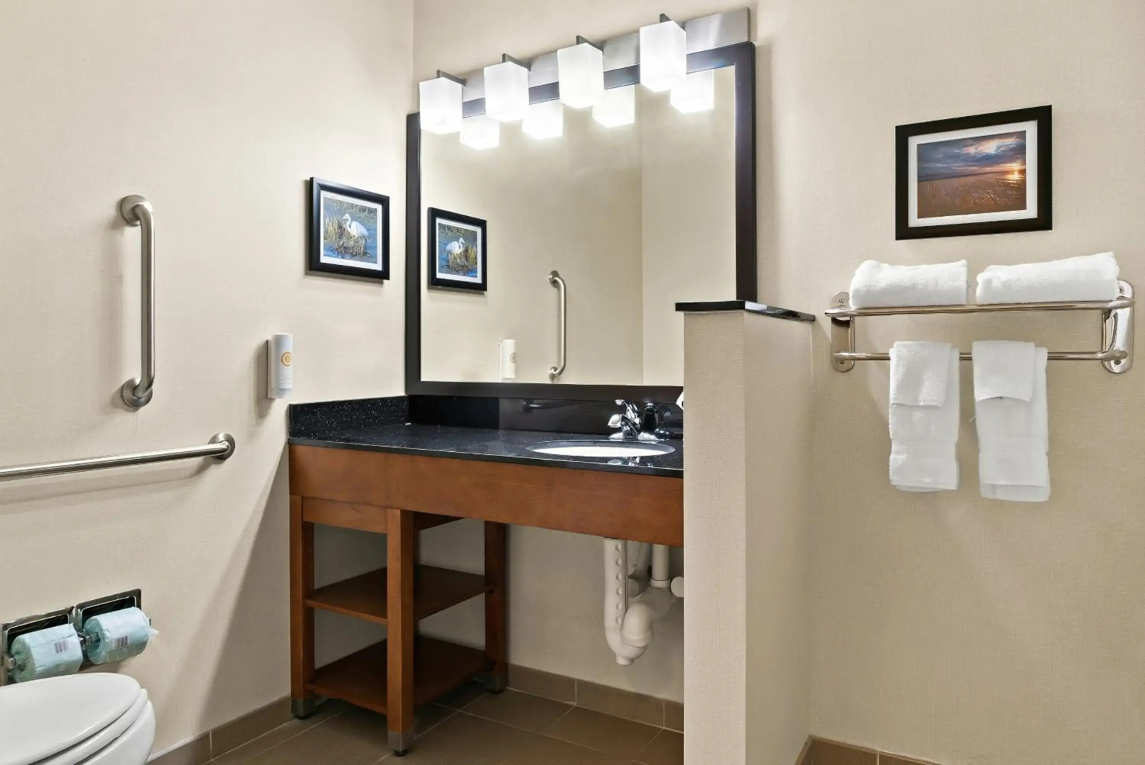 Comfort Suites Saginaw
