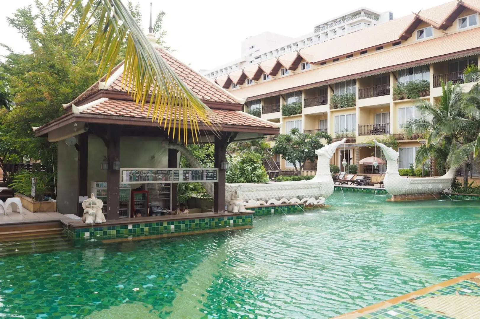 Villa Thongbura