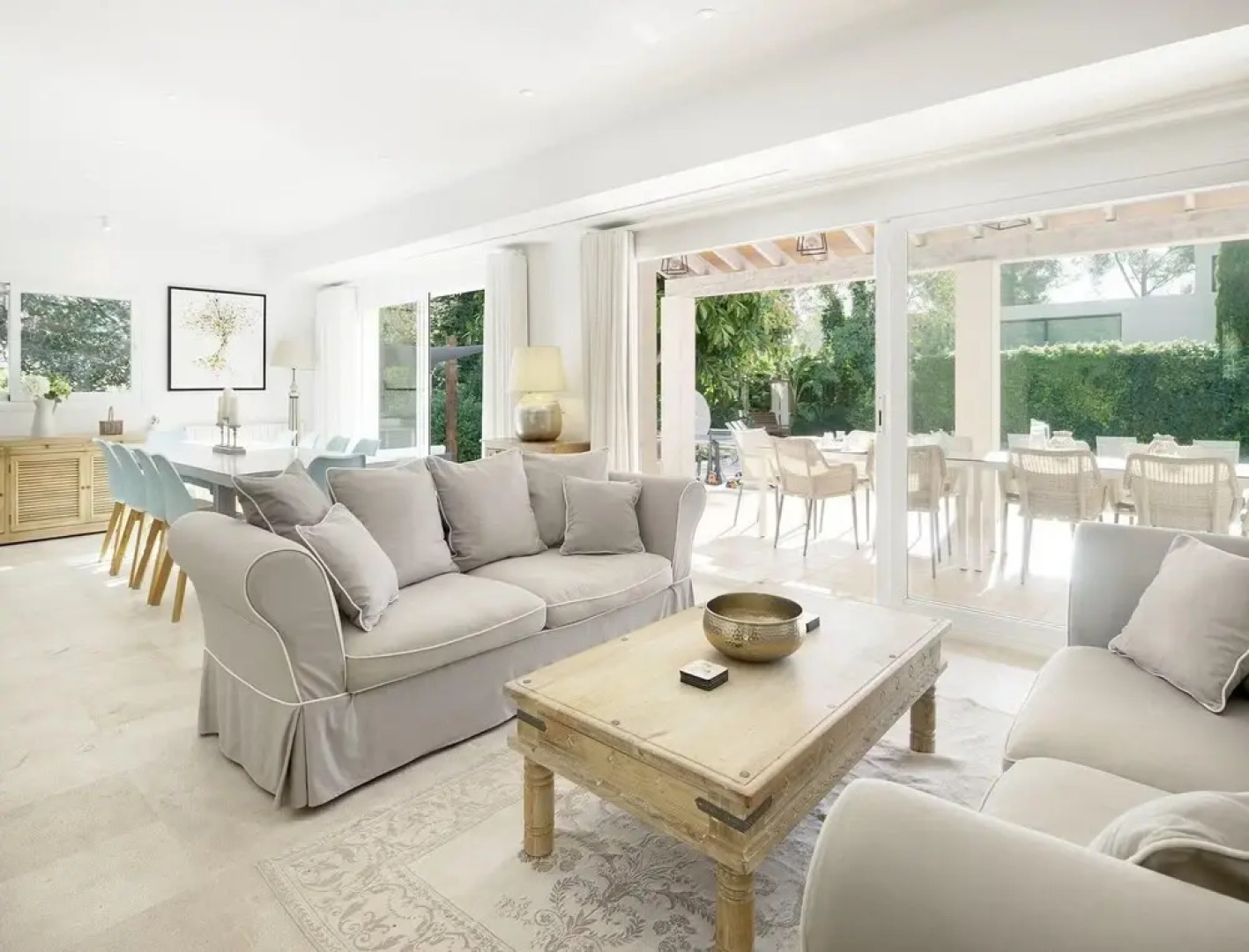 Villa on the Foot of La Font Hills