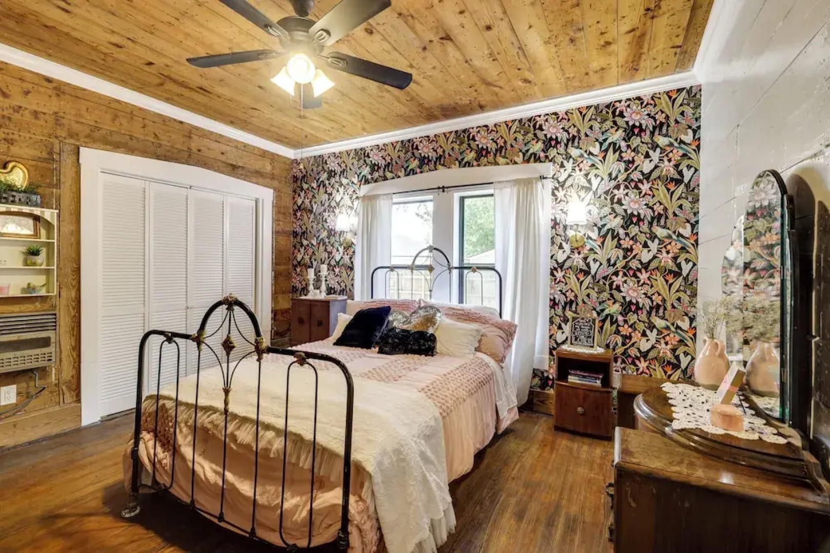 1925 Craftsman Bungalow - 1 Mi to Dtwn Waxahachie!