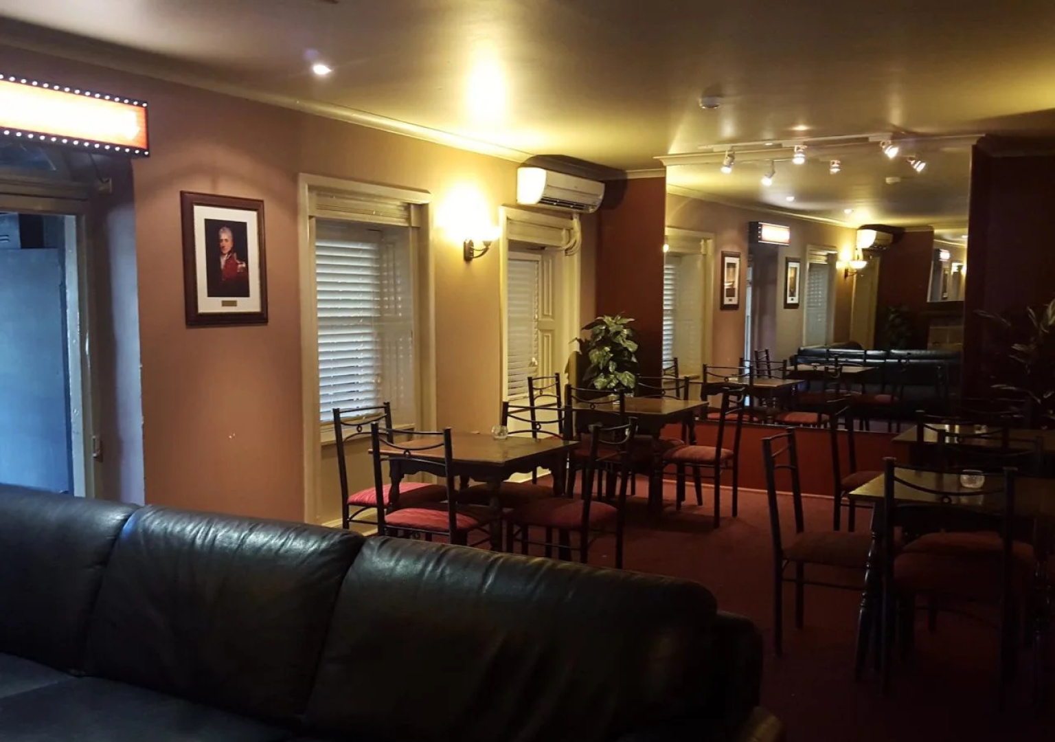 Wisemans Inn Hotel