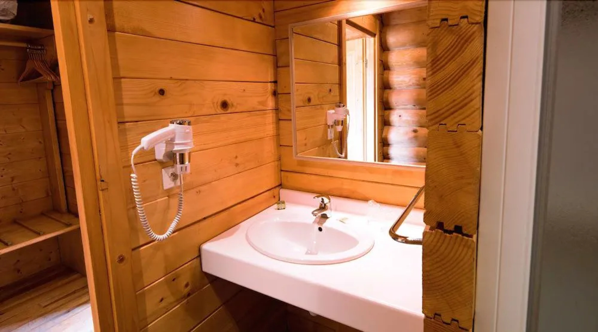 Logis Hôtel-Restaurant Domaine de Montecristo