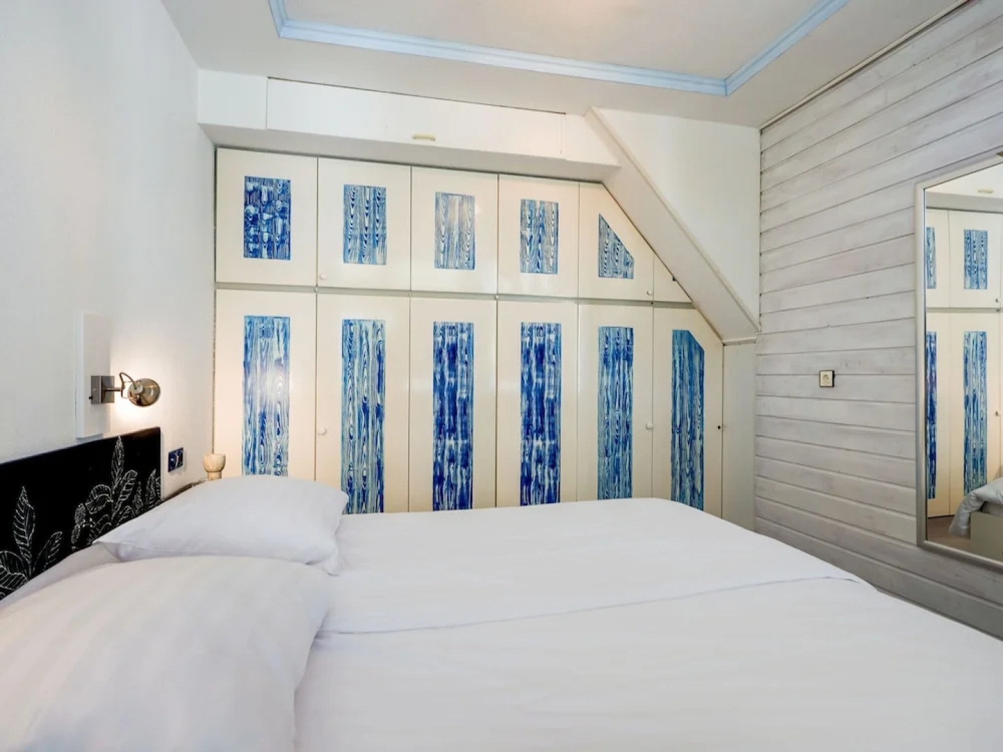 Cozy Holiday Home in Kortgene near Lake Veerse