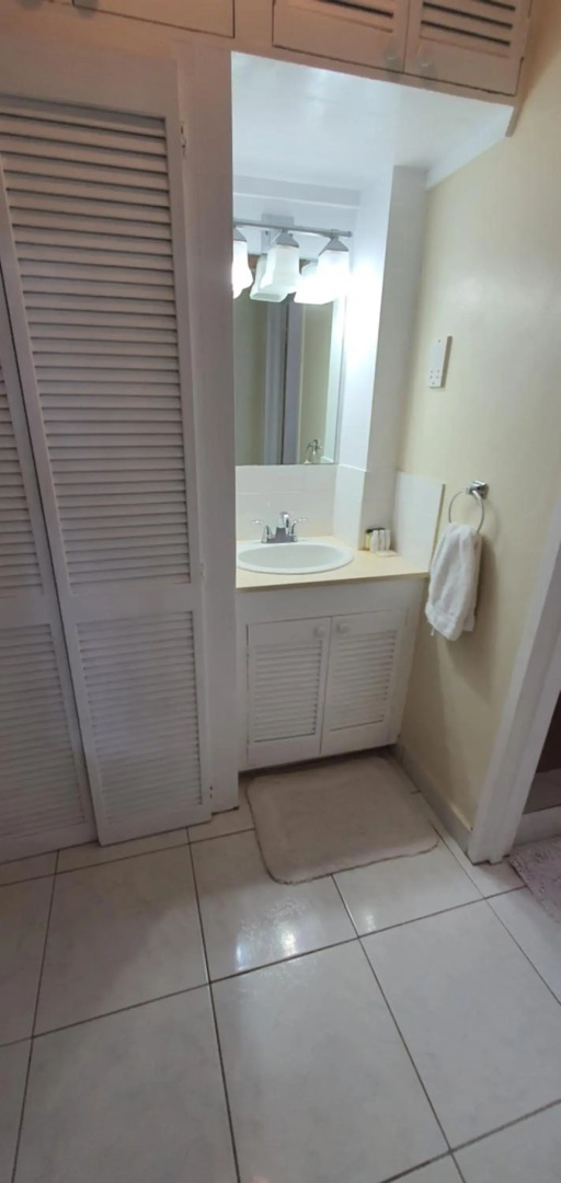 Hastings Towers 4D - Studio Apt Opp Beach