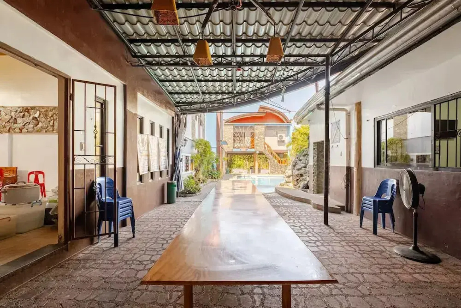 Ross Rose Budget Hotel