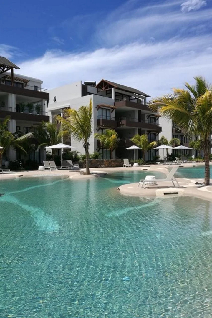 Choisy Les Bains with LOV