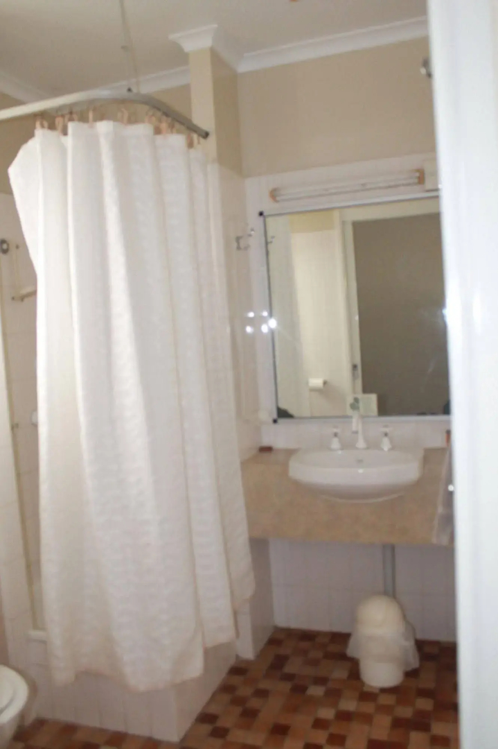 Sarina Motor Inn