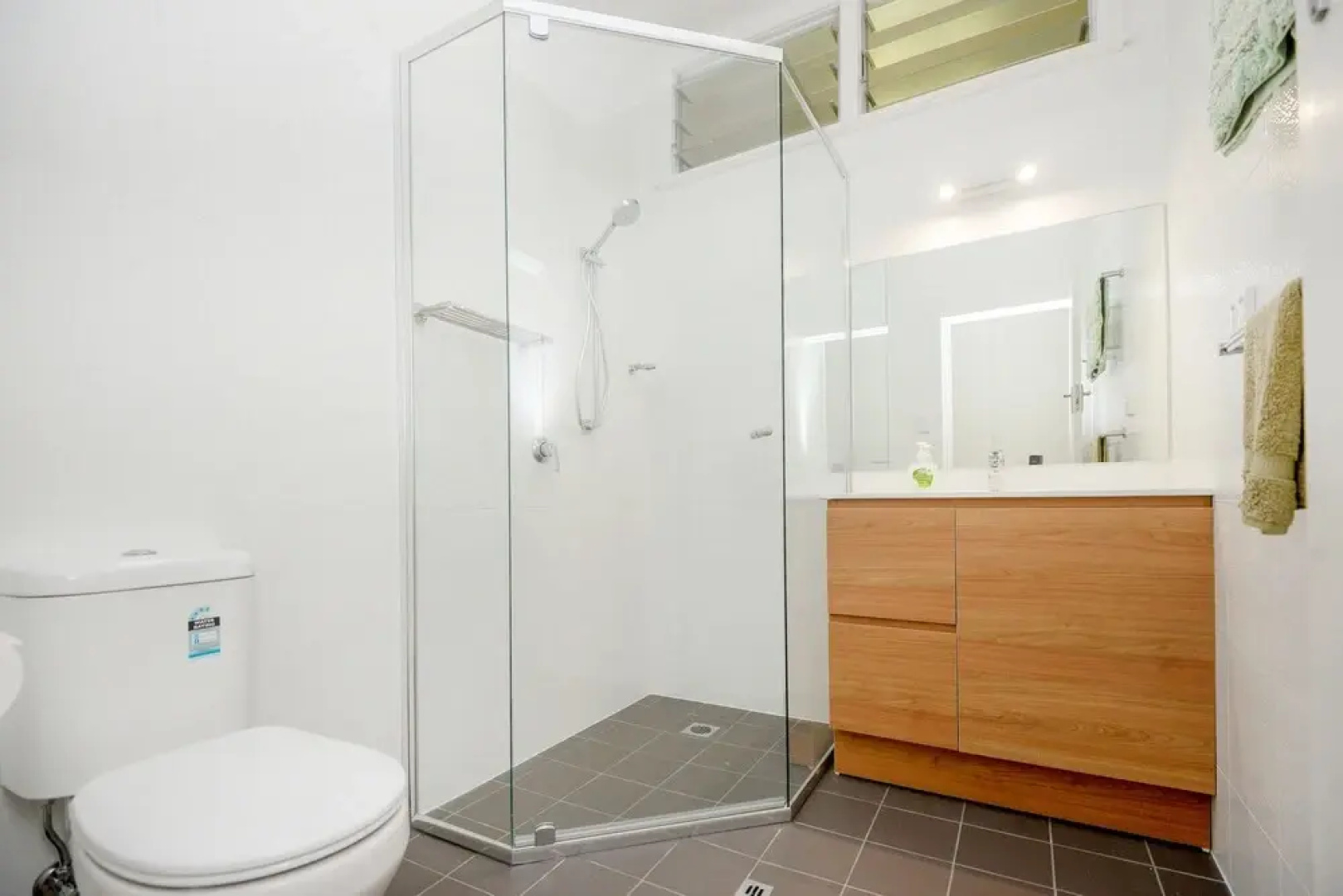 Stay on Seventh - Sawtell