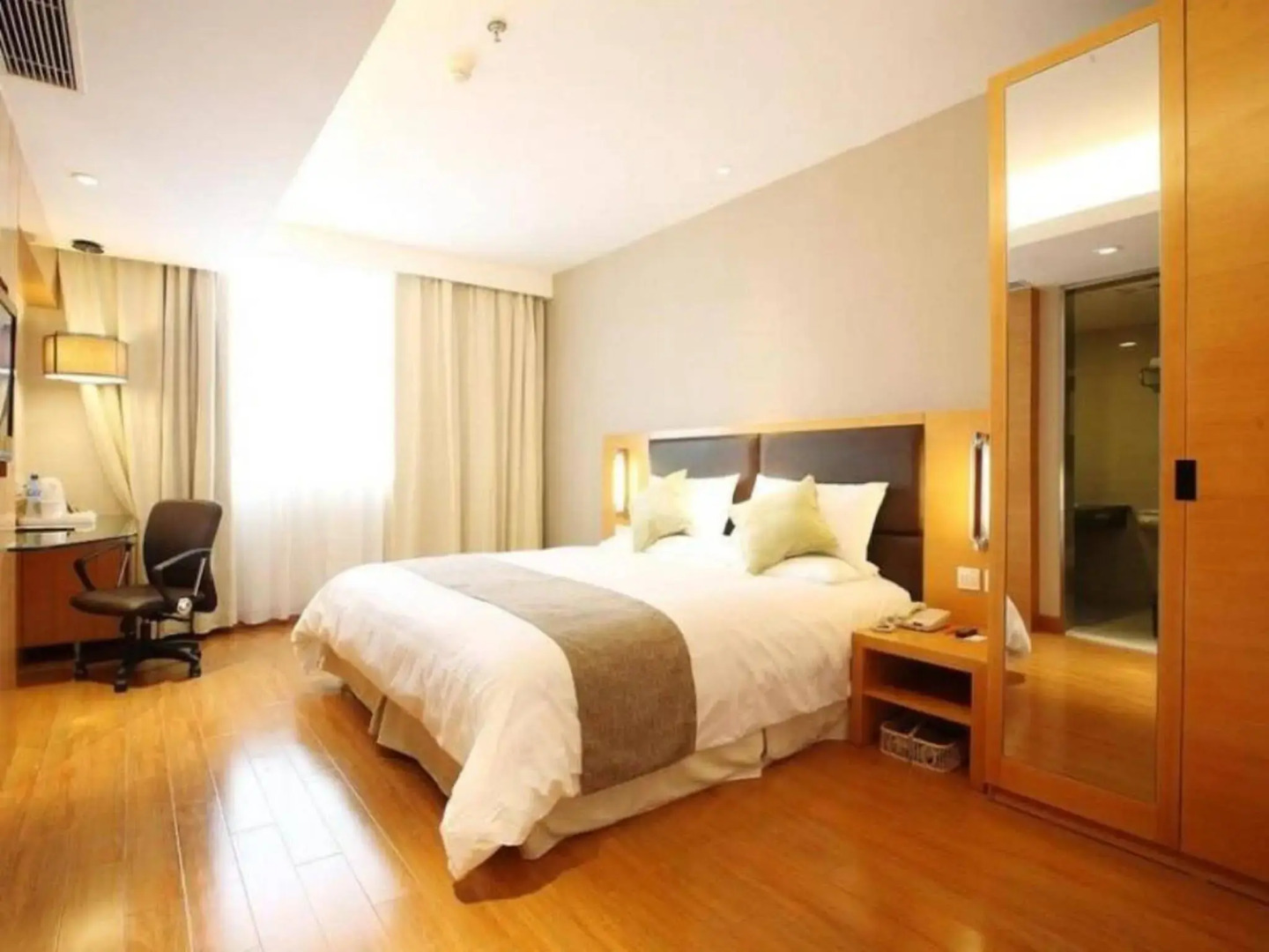 JI Hotel Qingdao Xianggang Zhong Road