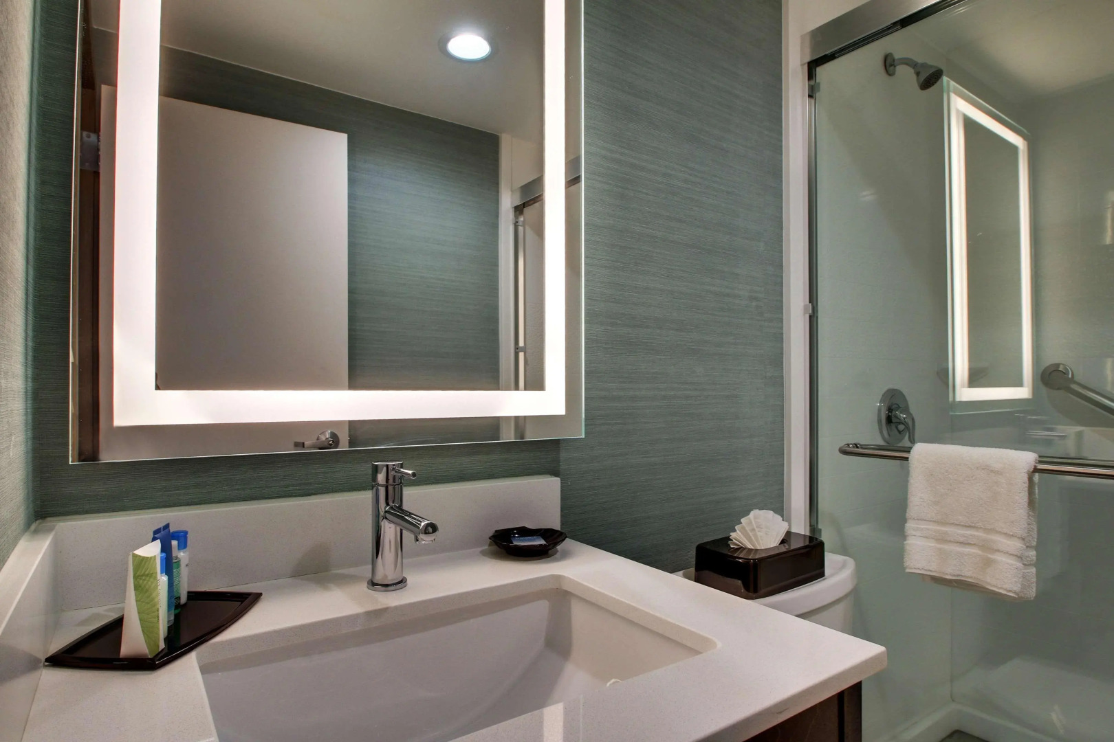 Best Western Plus New Englander