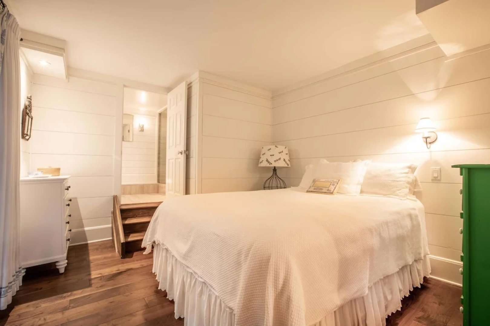 Red Pines a Lake of Bays Gem on a Very Private West Exposure 210' ft Point